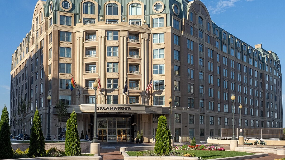 Chauffeur Transportation from Dulles Airport to Salamander Washington DC