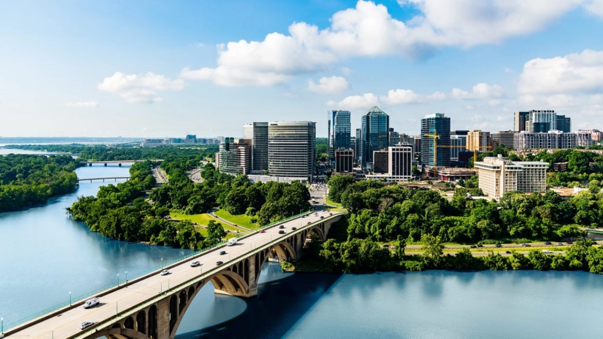 Luxury Limo Service Reagan Airport to Arlington VA – Travel in Style and Comfort