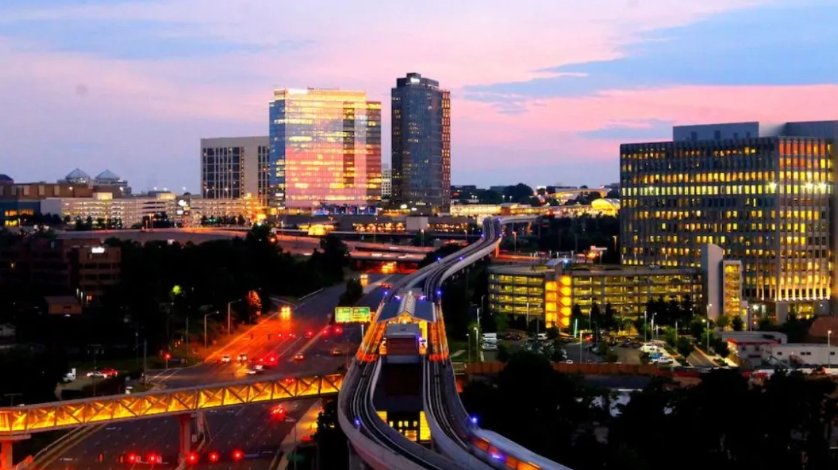 Limo Service Reagan Airport to Tysons Corner – Travel in Comfort and Style
