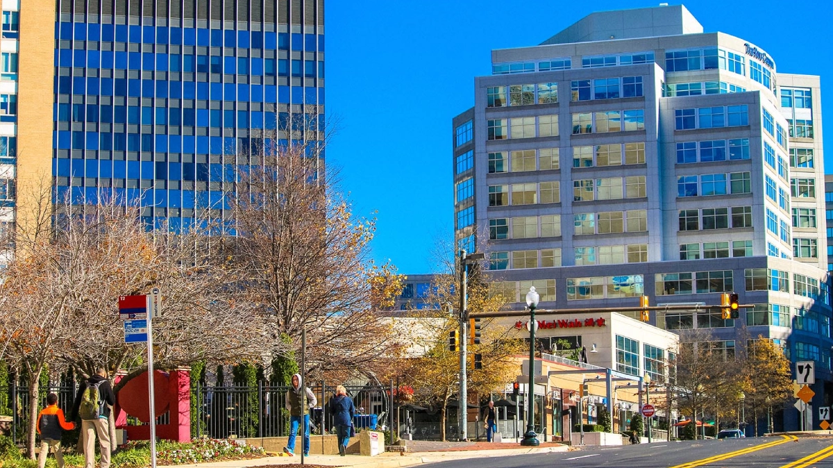 Reagan Airport to Chevy Chase Car Service with DC Limo Services